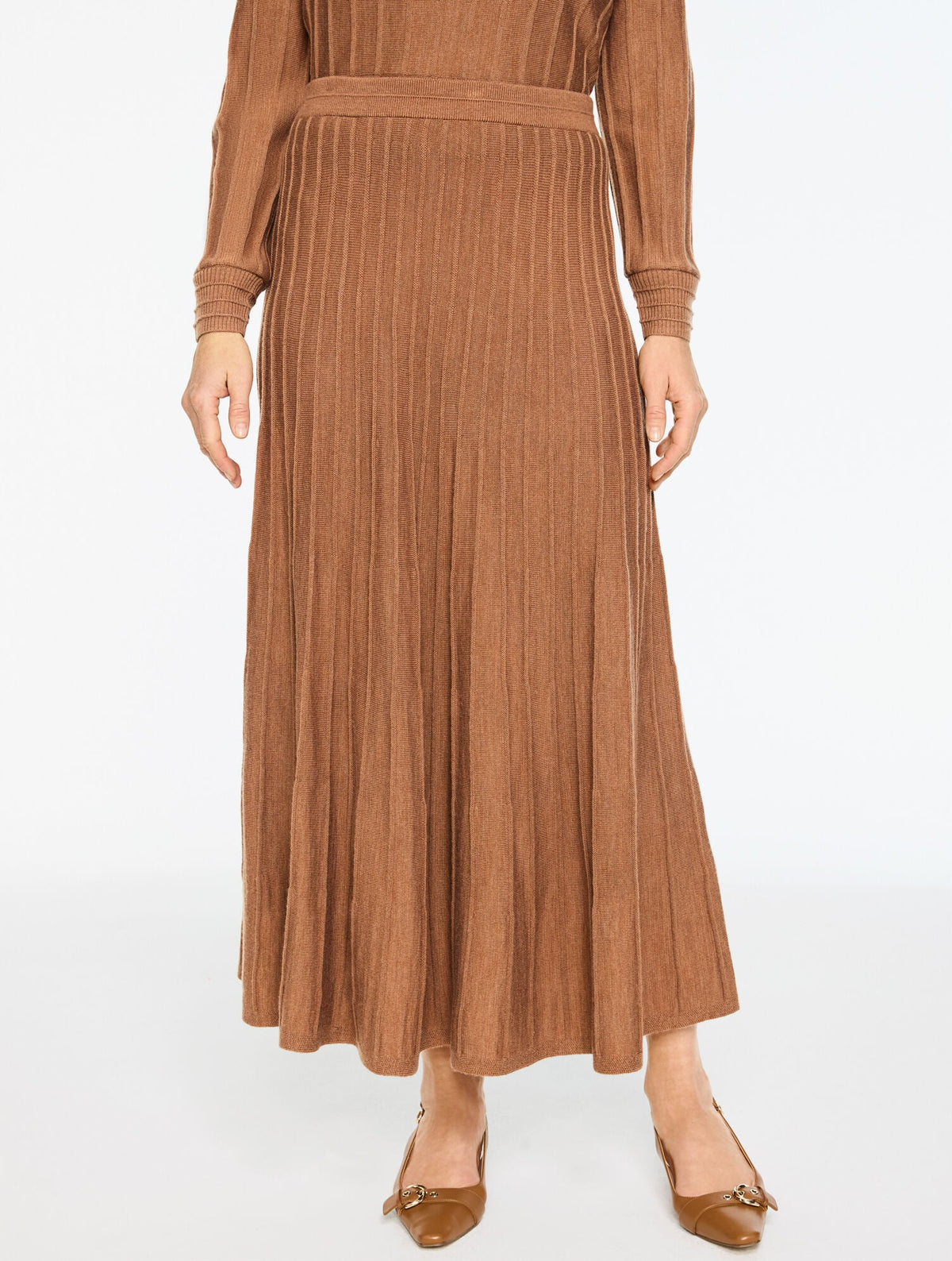 PLEATED FIT & FLARE SKIRT