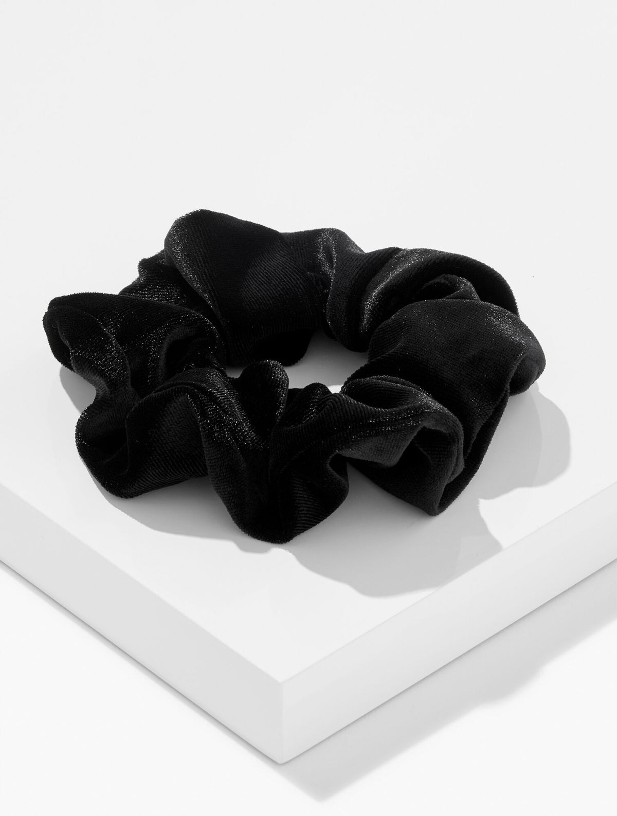 VELVET SCRUNCHIE