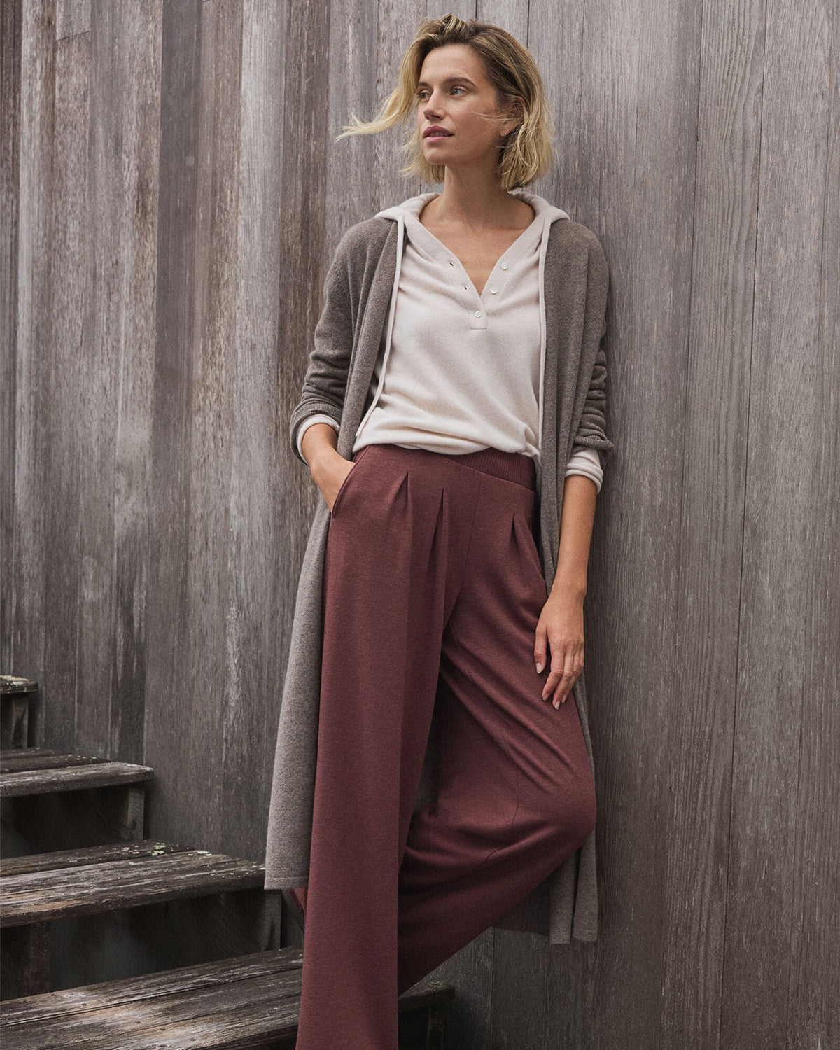 FEATHERWEIGHT CASHMERE HOODIE