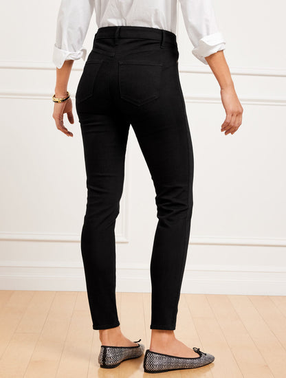 JEGGINGS - BLACK - CURVY FIT