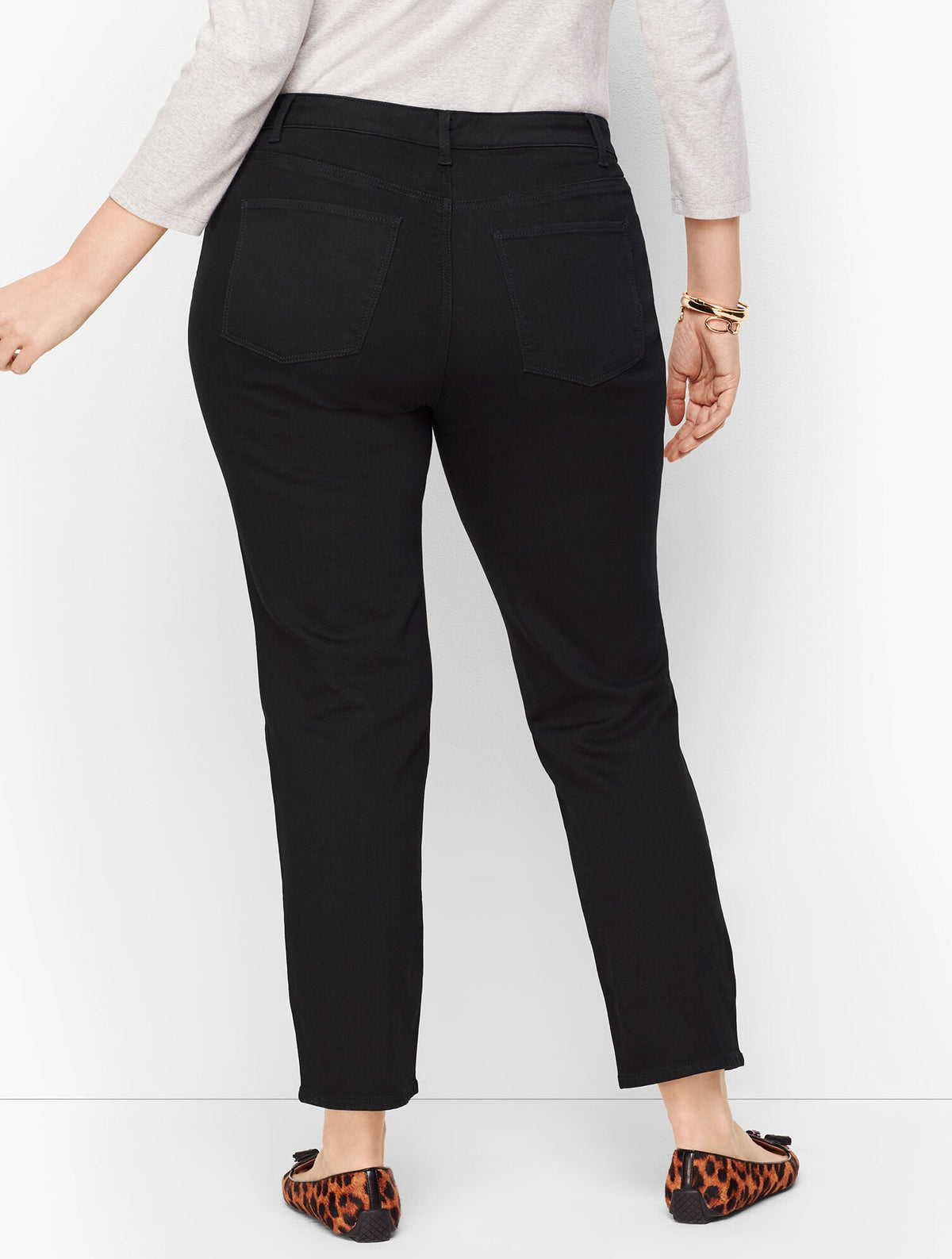 PLUS SIZE SLIM ANKLE JEANS - BLACK