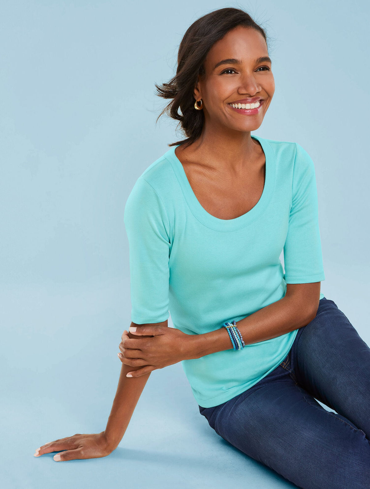 SCOOP NECK CURVED HEM TEE - PIMA SOLID