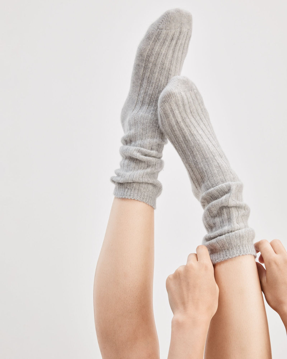 CASHMERE BLEND RIBBED SOCKS