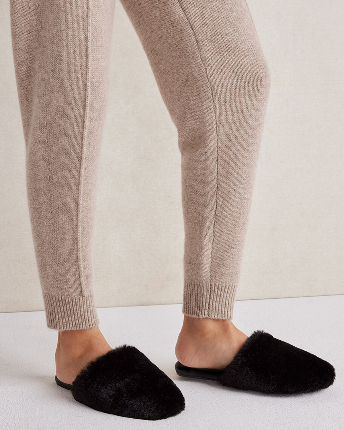 FAUX FUR MULE SLIDES