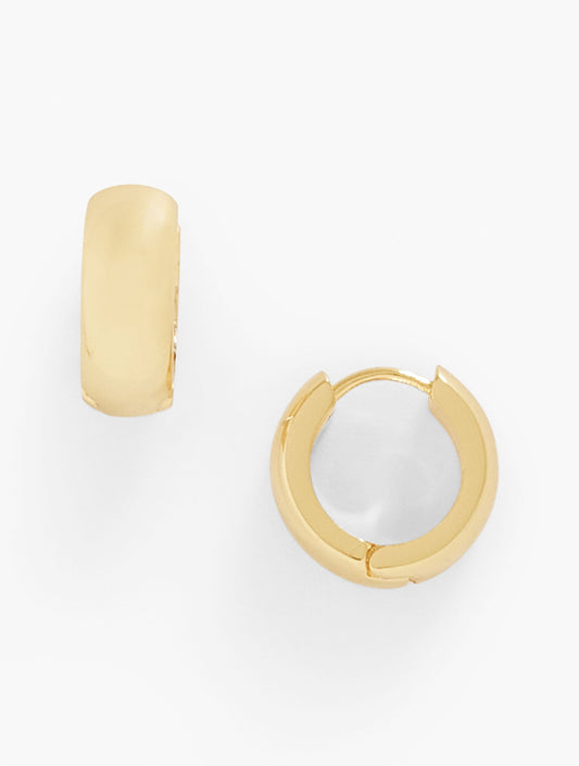 CLASSIC HUGGIE HOOP EARRINGS