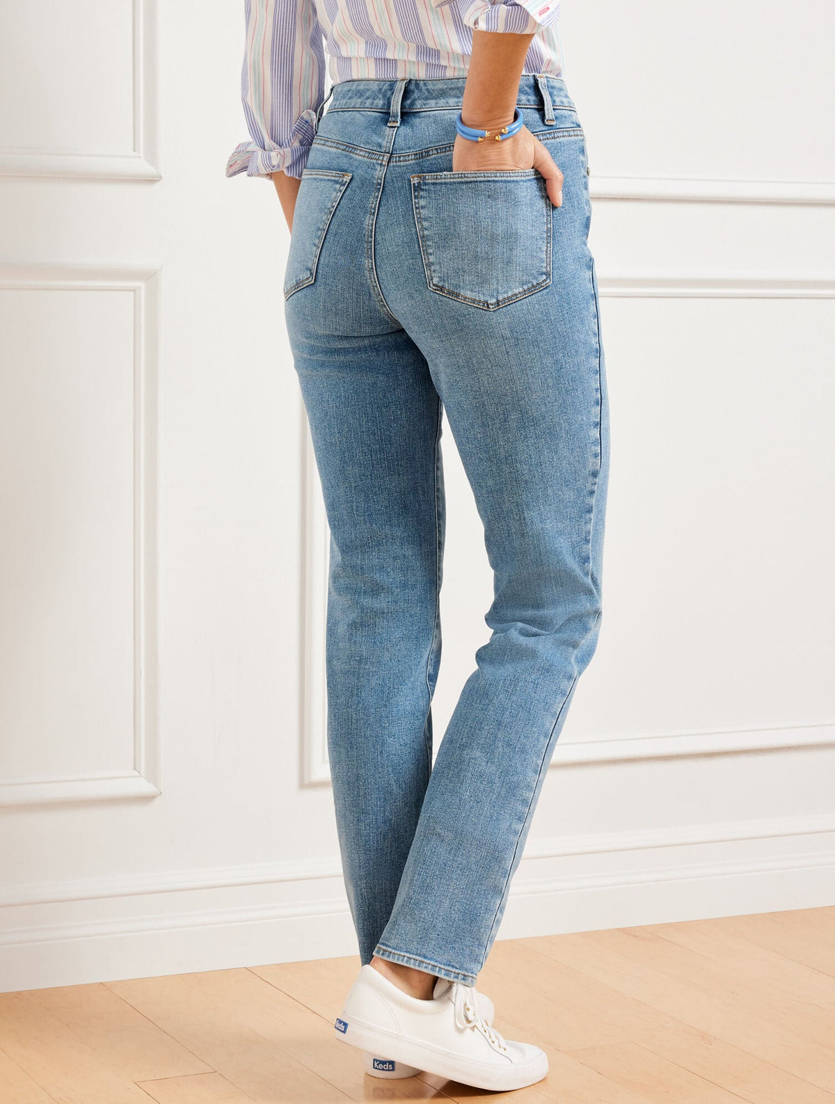 STRAIGHT LEG JEANS - CAROLINA WASH