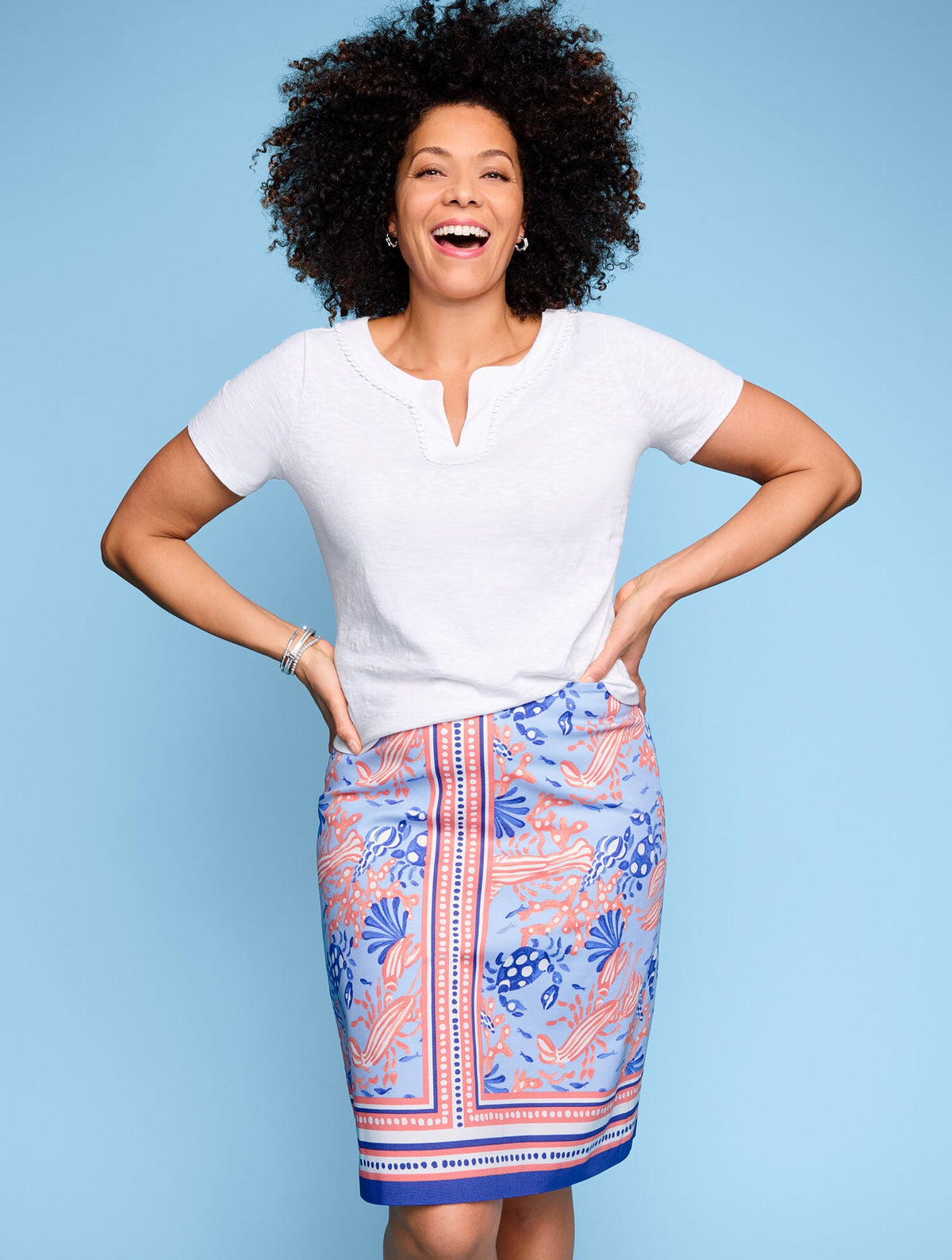 DOT TRIM SPLIT NECK TEE