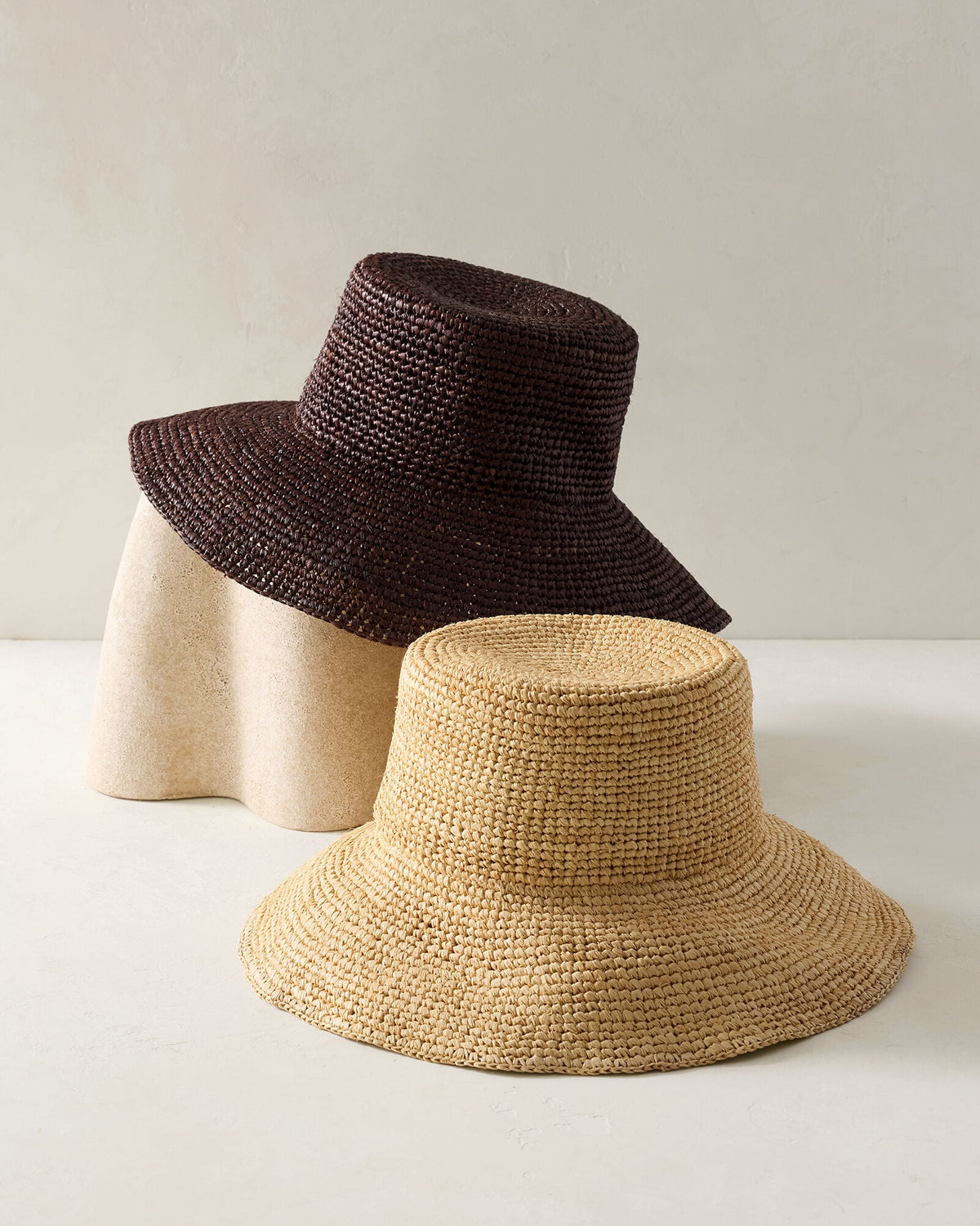 RAFFIA BUCKET HAT