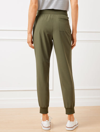 LIGHTWEIGHT WOVEN STRETCH JOGGERS