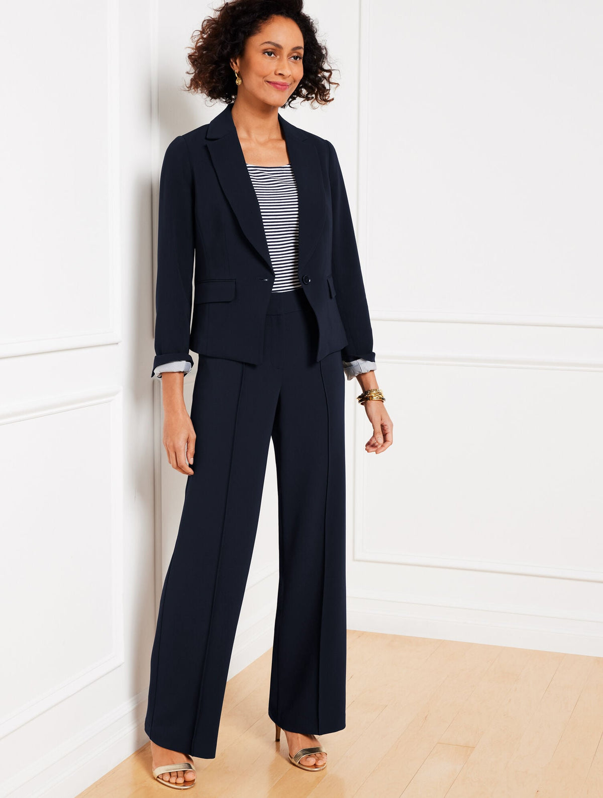 EASY TRAVEL CROPPED BLAZER