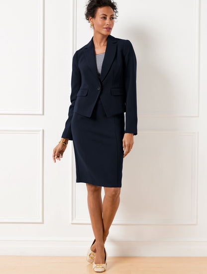 EASY TRAVEL CROPPED BLAZER