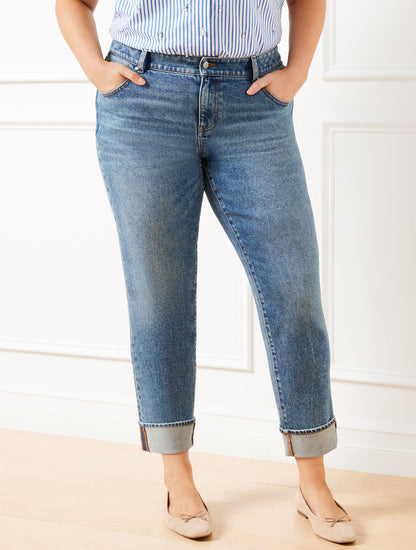EVERYDAY RELAXED JEANS - MINDY WASH