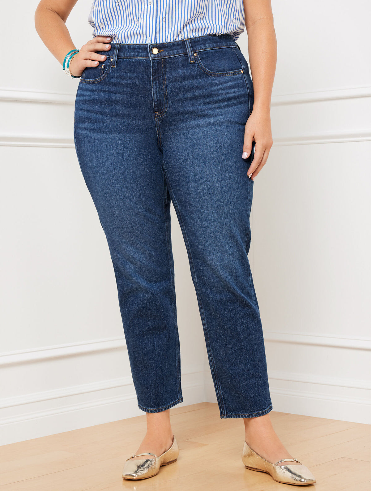SLIM STRAIGHT ANKLE JEANS - BETTINA WASH