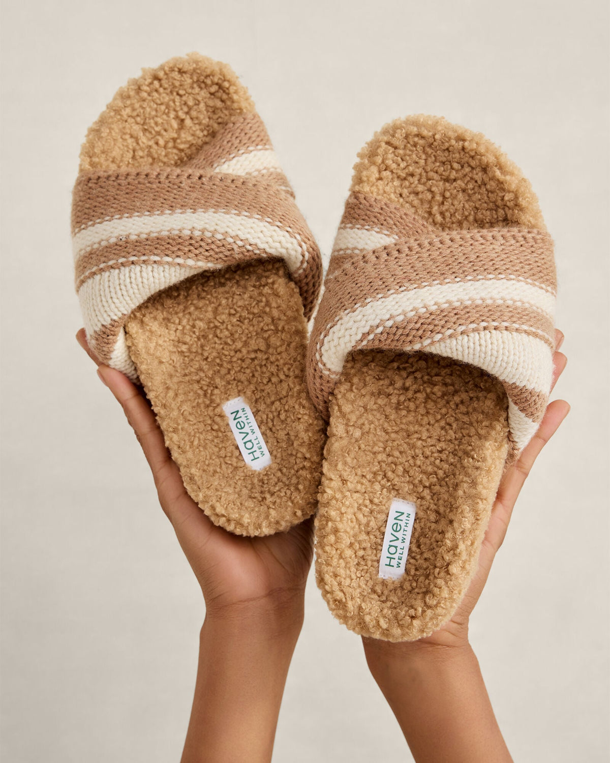 TWISTED SWEATERKNIT SLIDES
