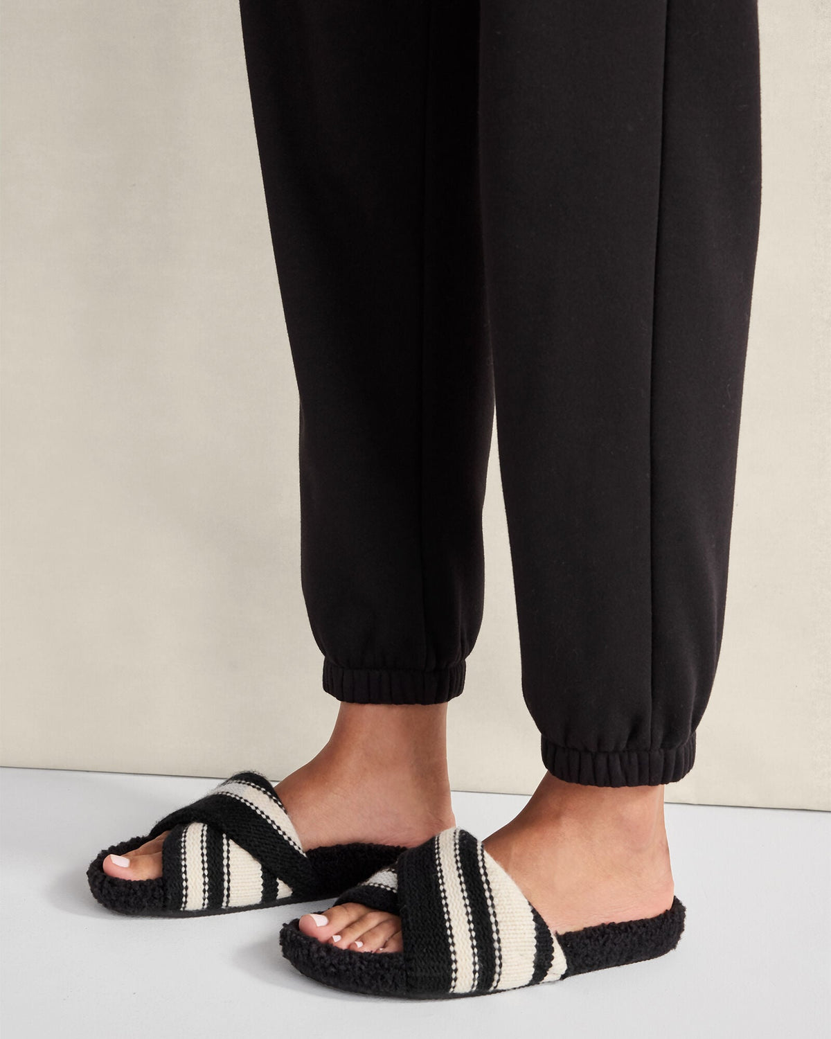 TWISTED SWEATERKNIT SLIDES