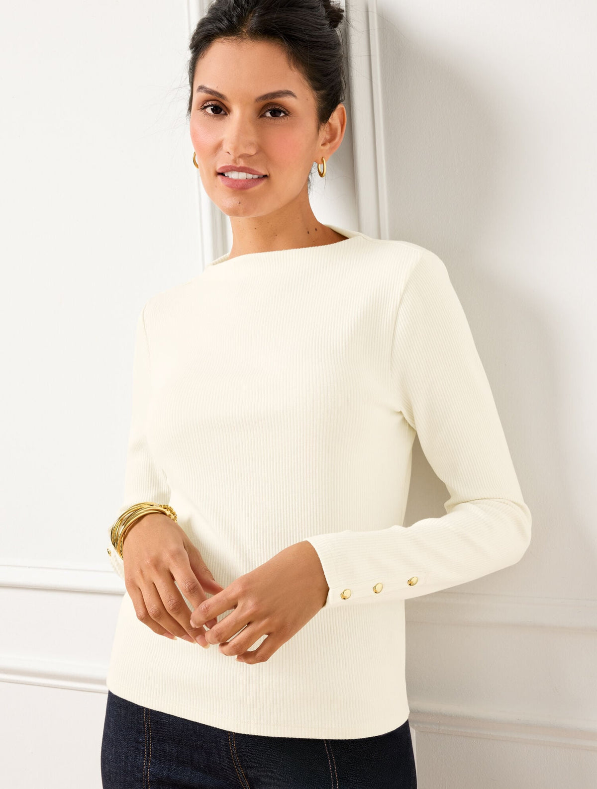 BUTTON SLEEVE FUNNEL NECK TEE