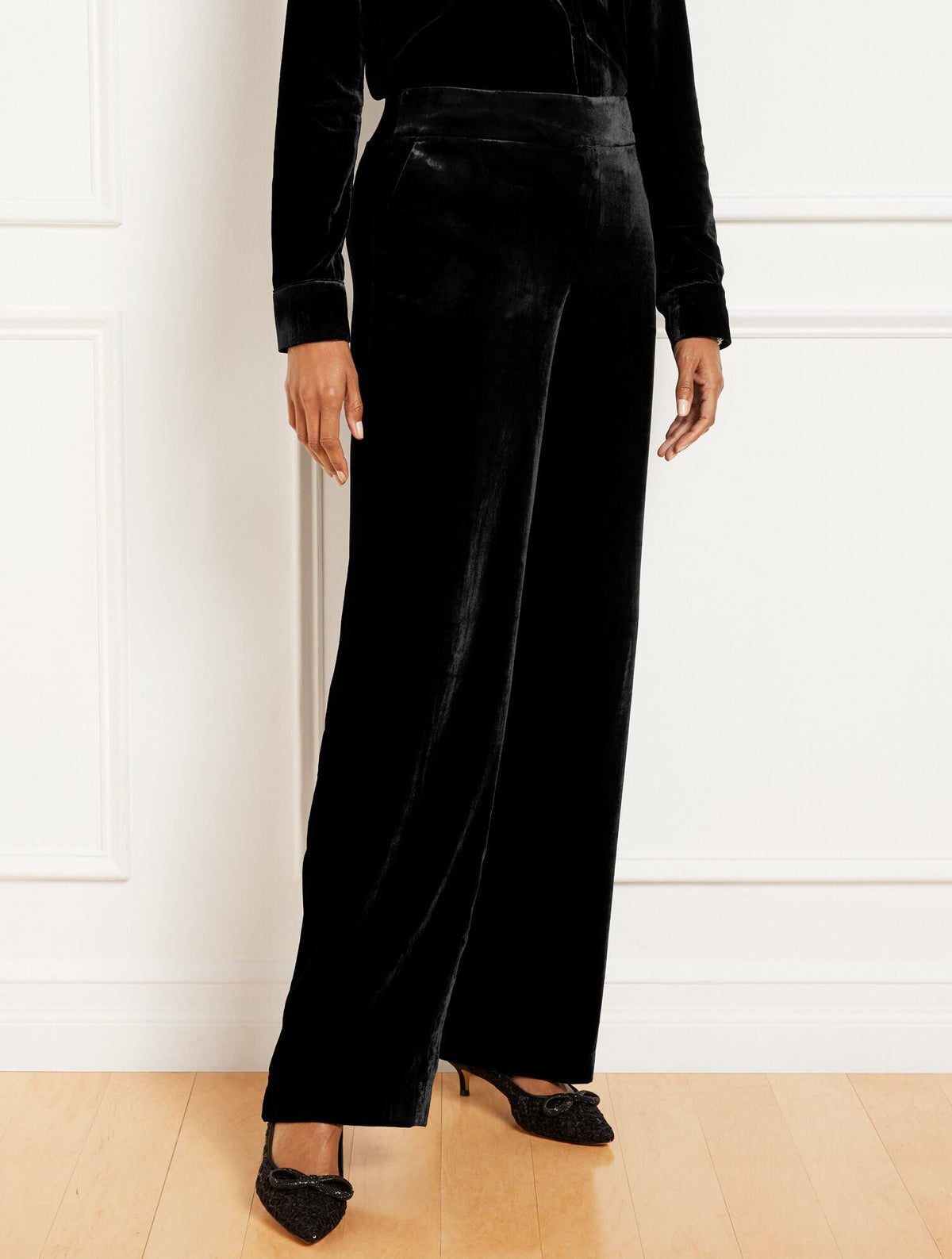 WIDE LEG EFFORTLESS VELVET PANTS