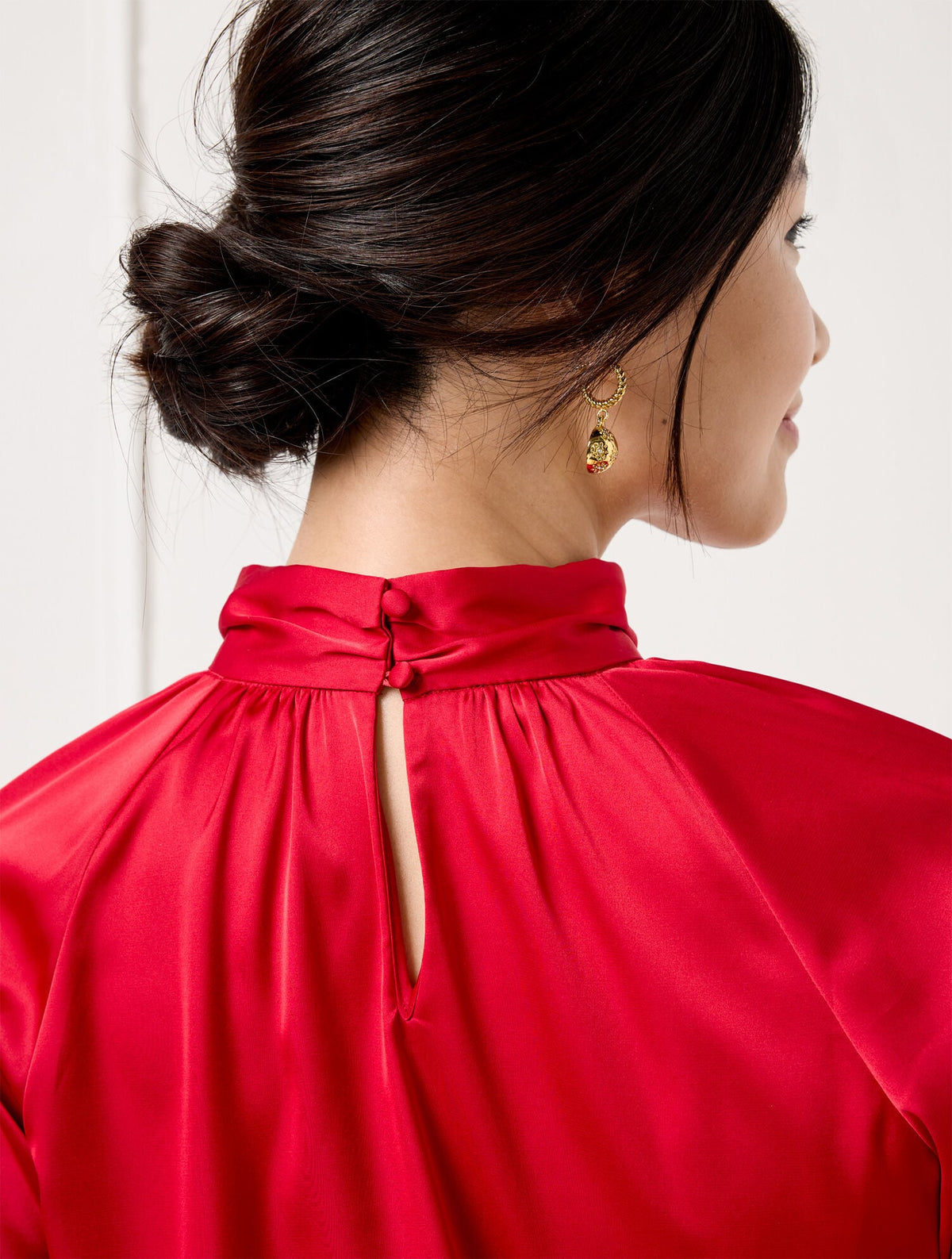 SOFT SATIN CHARMEUSE TWIST NECK TOP