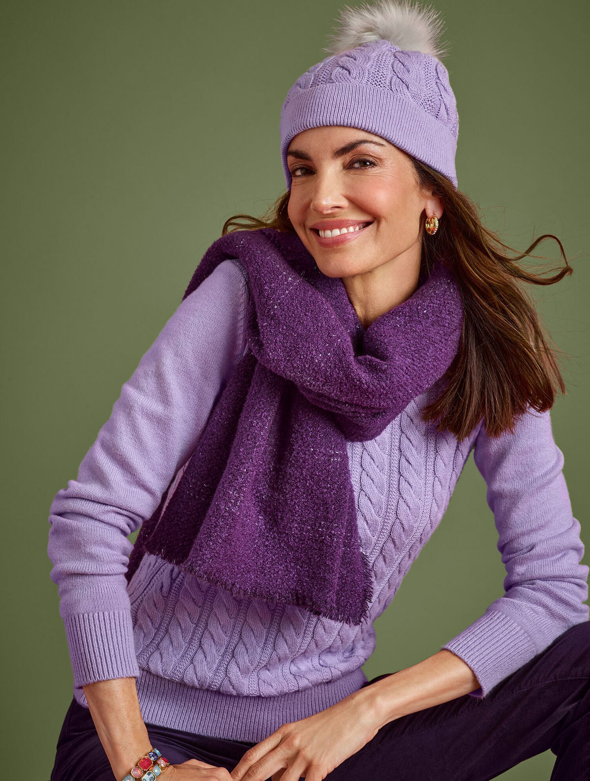 SOFT CABLE KNIT CREWNECK SWEATER