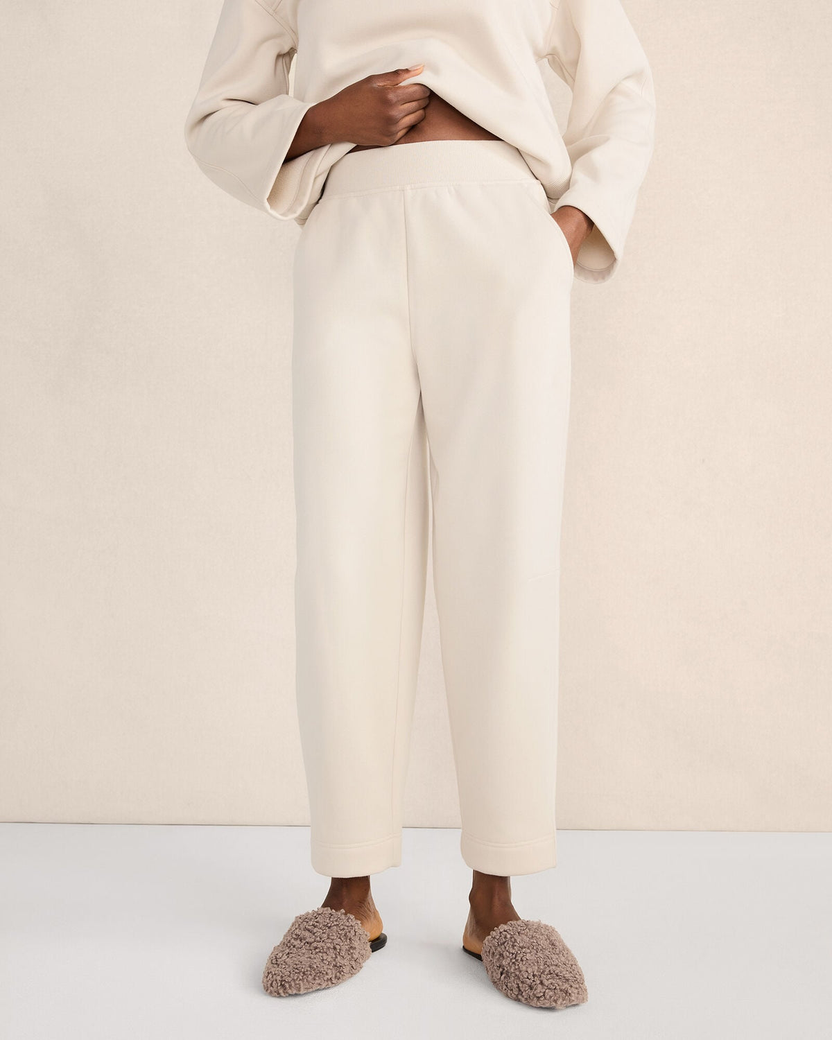 LUXE FLEECE BARREL-LEG PANTS