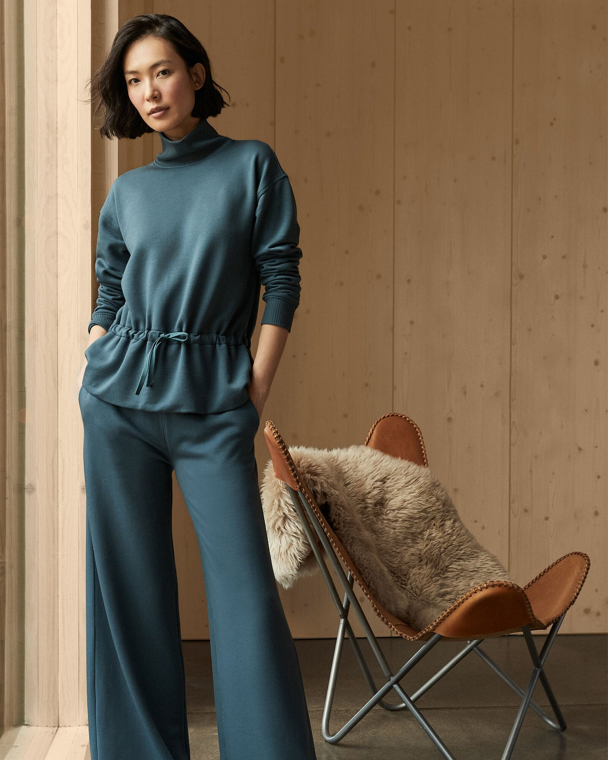FLEECE DRAWSTRING-WAIST MOCKNECK TOP
