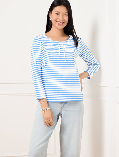 LACE UP SCOOP NECK TEE