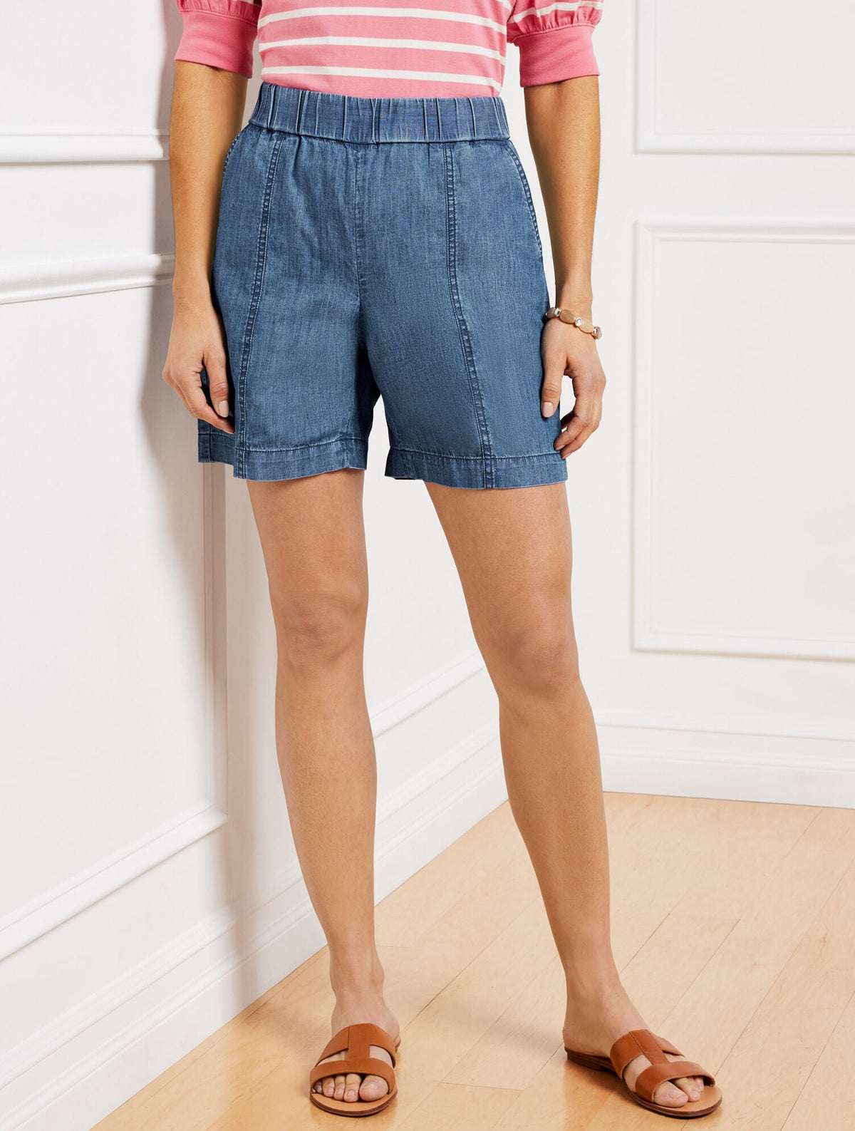 PULL-ON SHORTS - CHAMBRAY - 6”