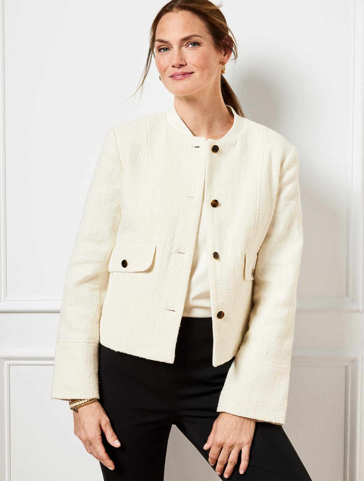 SWING BACK BOMBER JACKET