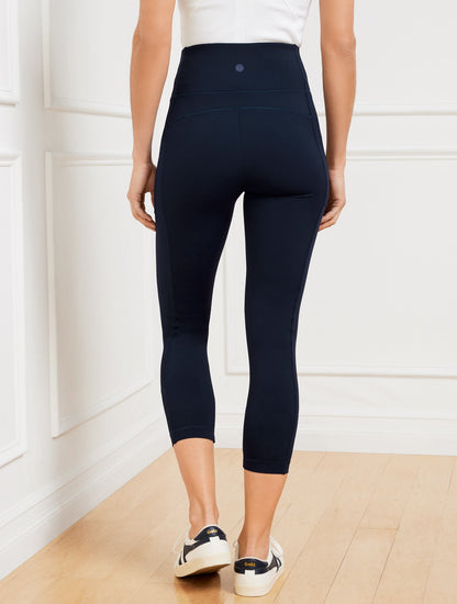 PERFORMANCE INTERLOCK CAPRI LEGGINGS