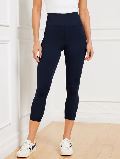 PERFORMANCE INTERLOCK CAPRI LEGGINGS