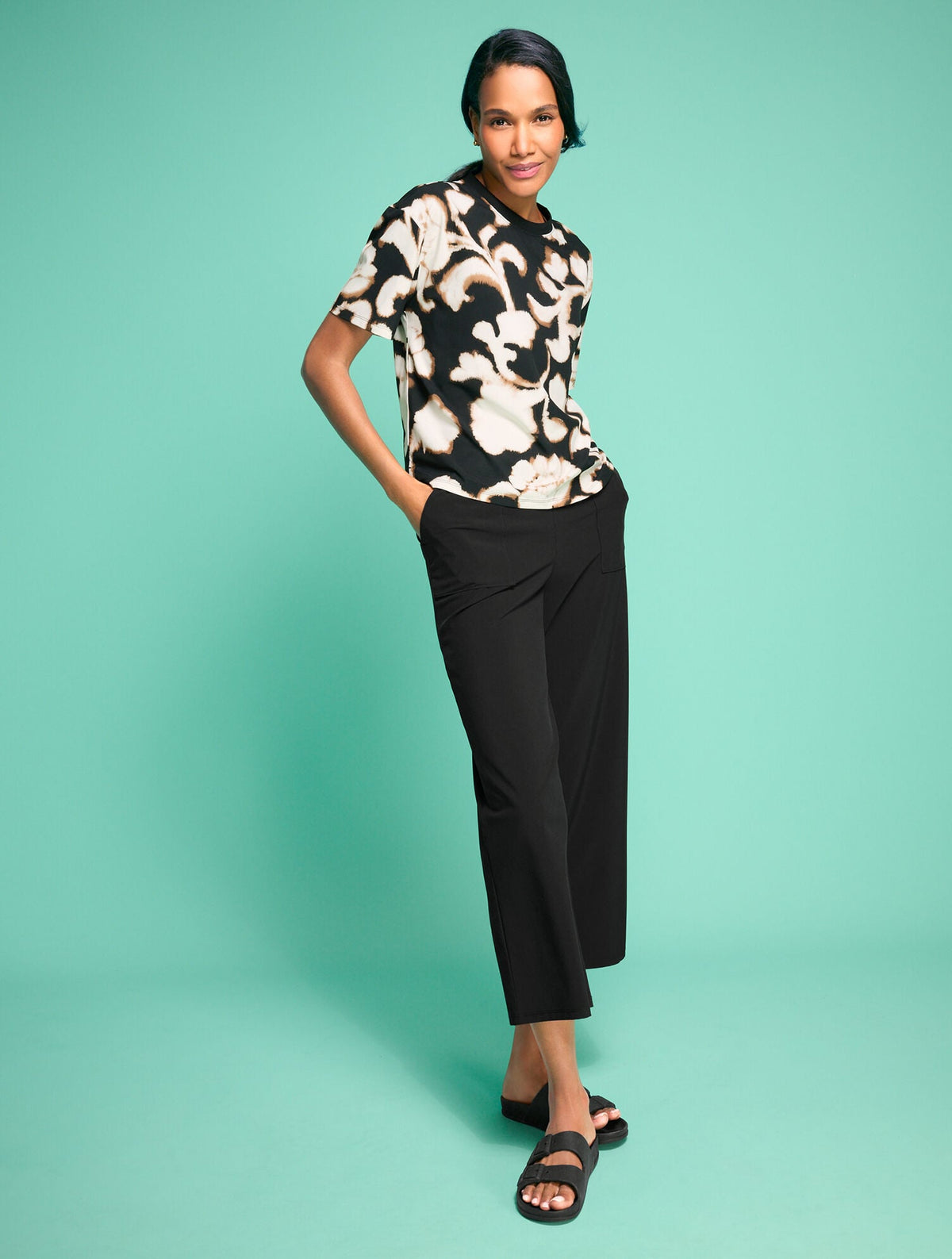 LIGHTWEIGHT WOVEN STRETCH WIDE LEG ANKLE PANTS