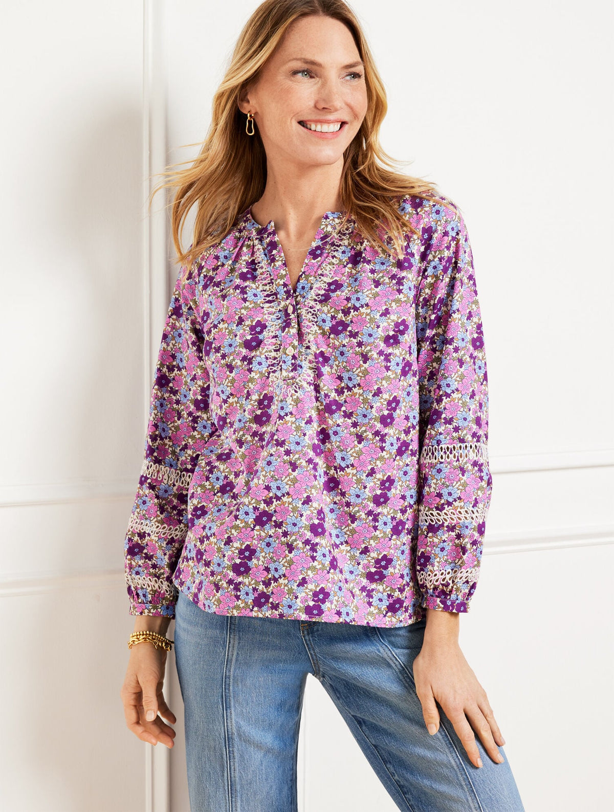 TOSSED DITSY EMBROIDERED TOP