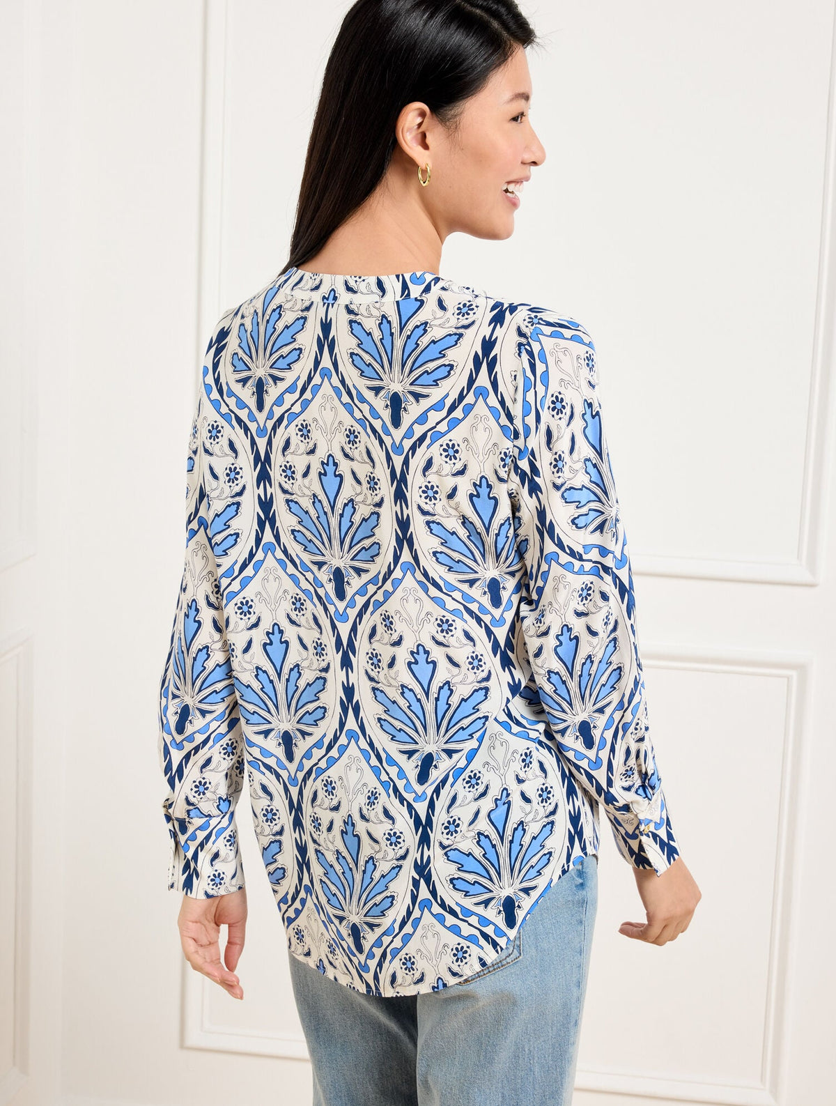 FLORAL MEDALLION TOP