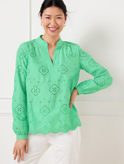 FLORAL EMBROIDERED TOP