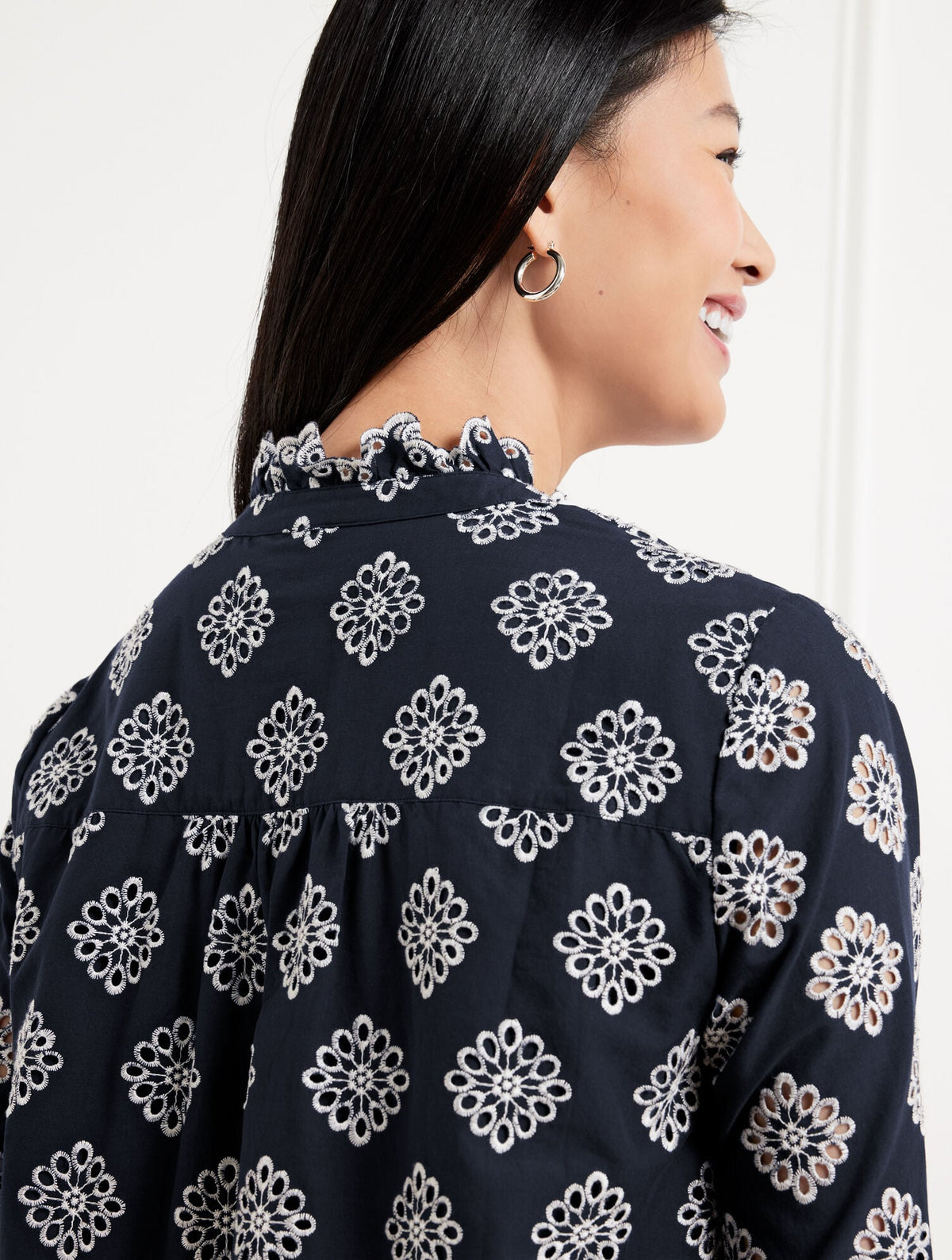 EMBROIDERED FLORAL TOP