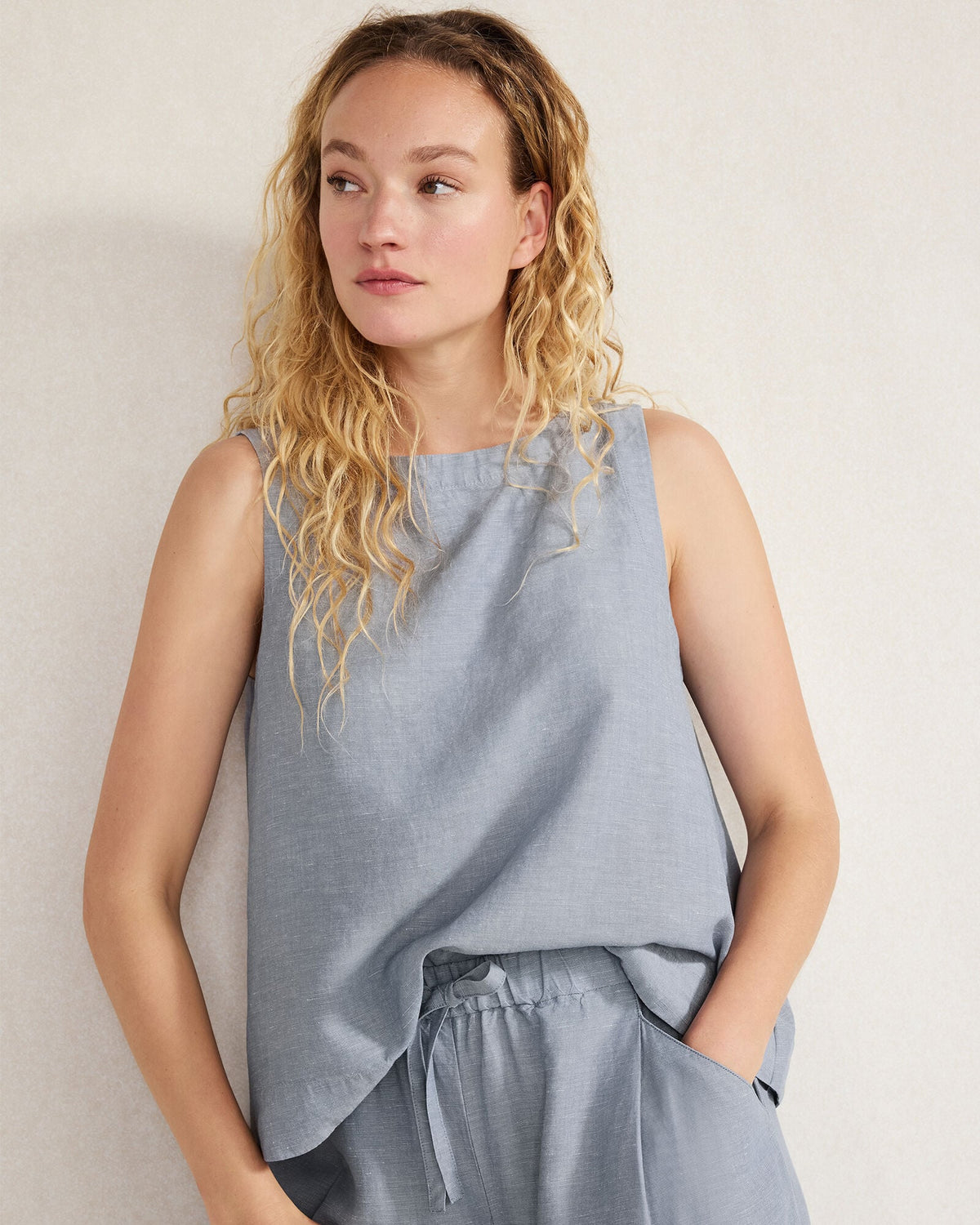 LINEN BLEND BATEAU NECK TOP