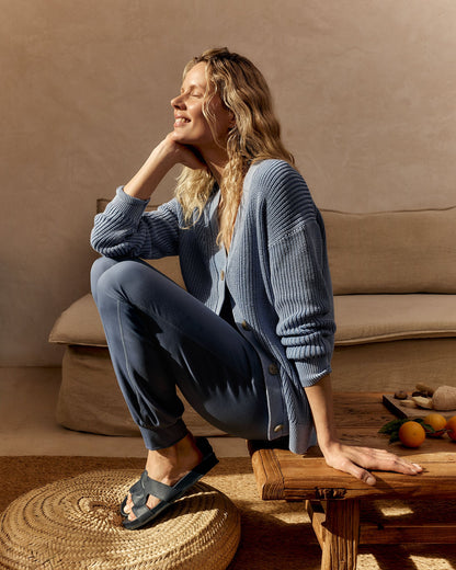 GARMENT-DYED ORGANIC COTTON SHAKER STITCH CARDIGAN