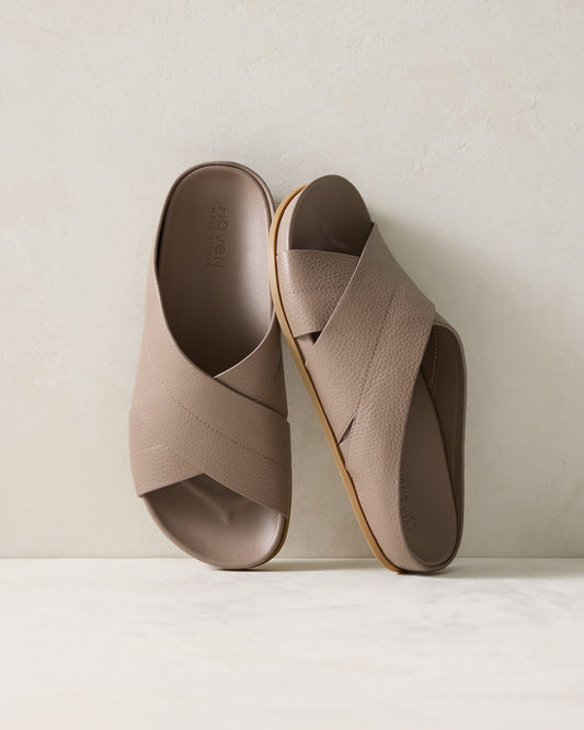 LEATHER CRISS-CROSS SANDALS