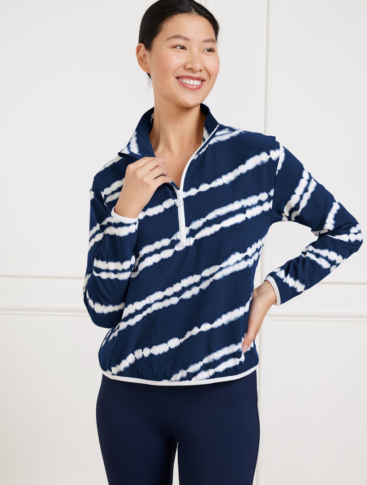 LIGHTWEIGHT WOVEN STRETCH HALF-ZIP PULLOVER - AURORA LINES