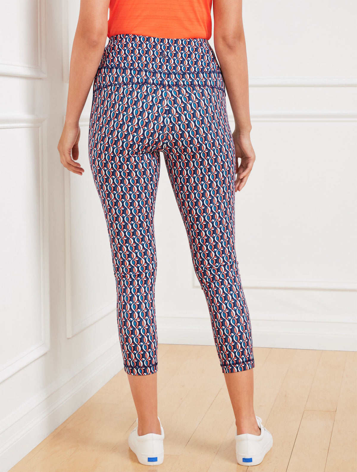 PERFORMANCE INTERLOCK CAPRI LEGGINGS - PINWHEEL GEO