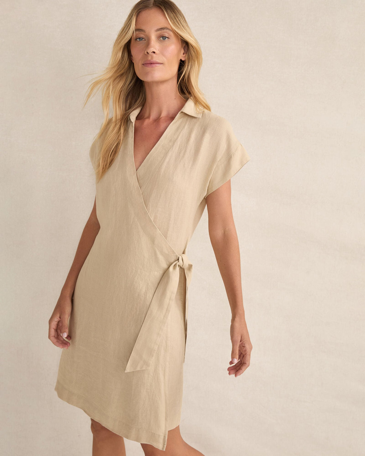 LINEN SHORT SLEEVE WRAP DRESS