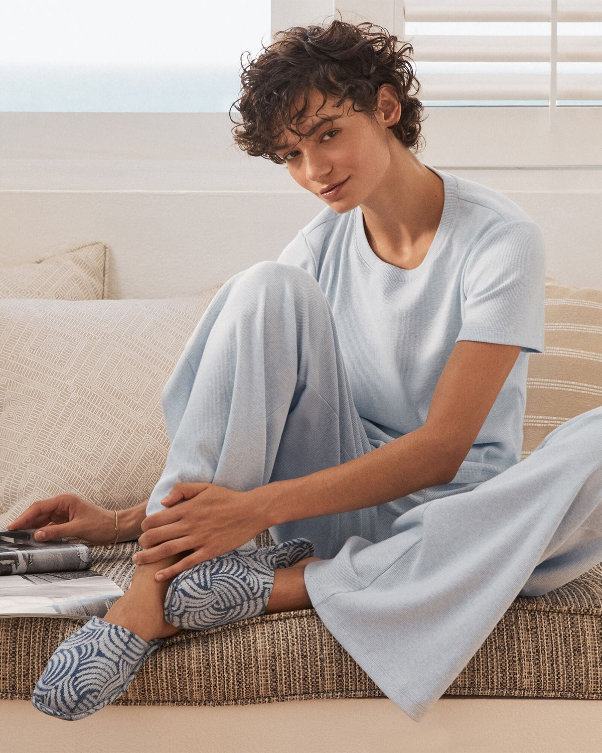 ORGANIC COTTON JERSEY ABSTRACT WAVE SLIPPERS
