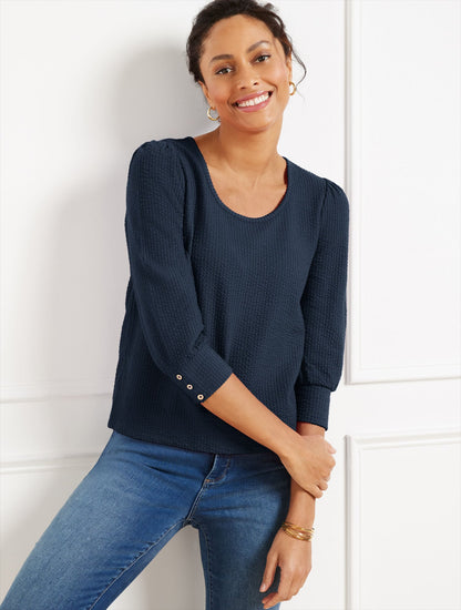 TEXTURED SCOOP NECK TEE