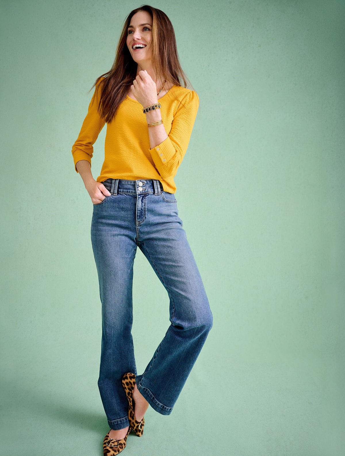 TEXTURED SCOOP NECK TEE