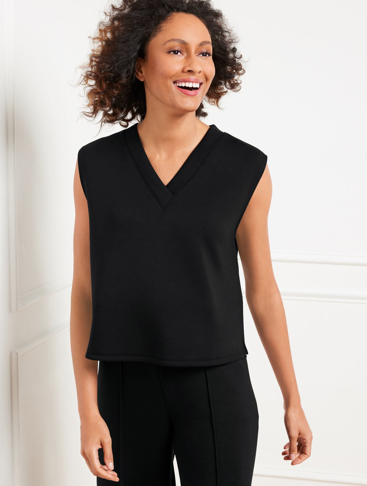AIRKNIT STRETCH V-NECK TANK