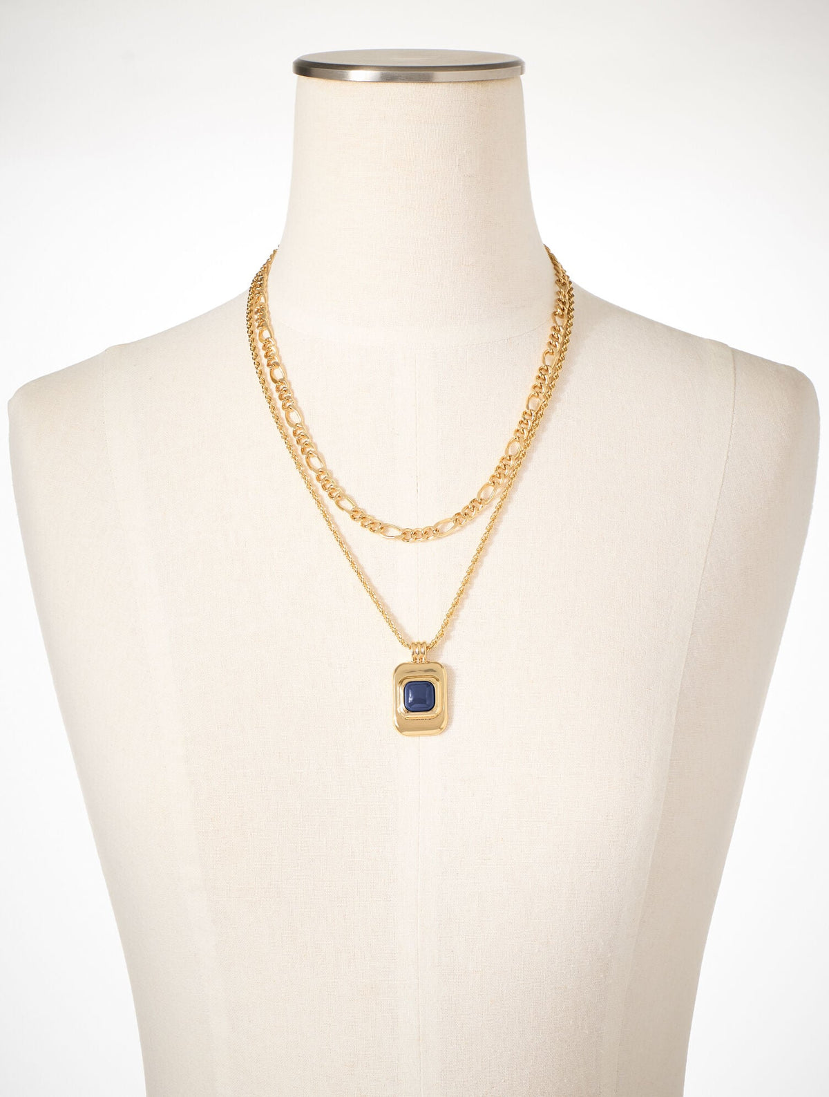 LAYERED GEO PENDANT NECKLACE