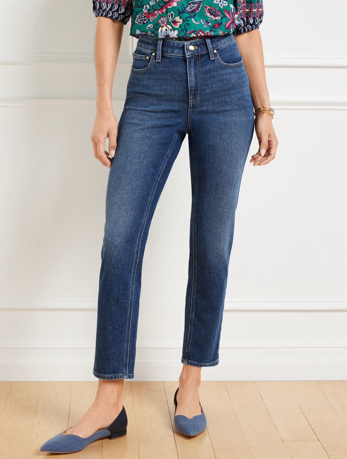 SLIM STRAIGHT ANKLE JEANS - PENELOPE WASH