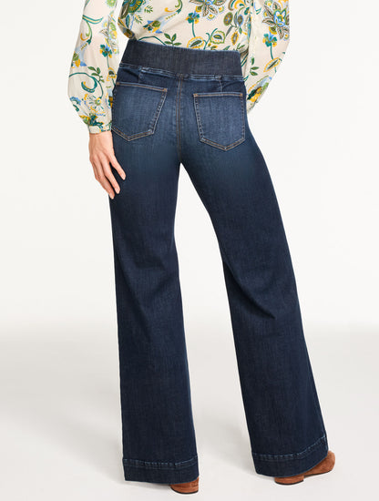 FLARE LEG PULL-ON TRAVEL JEANS - BEEKMAN WASH