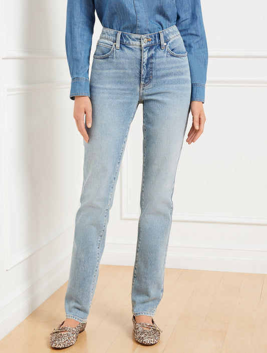 STRAIGHT LEG JEANS - GLENDALE WASH - CURVY FIT