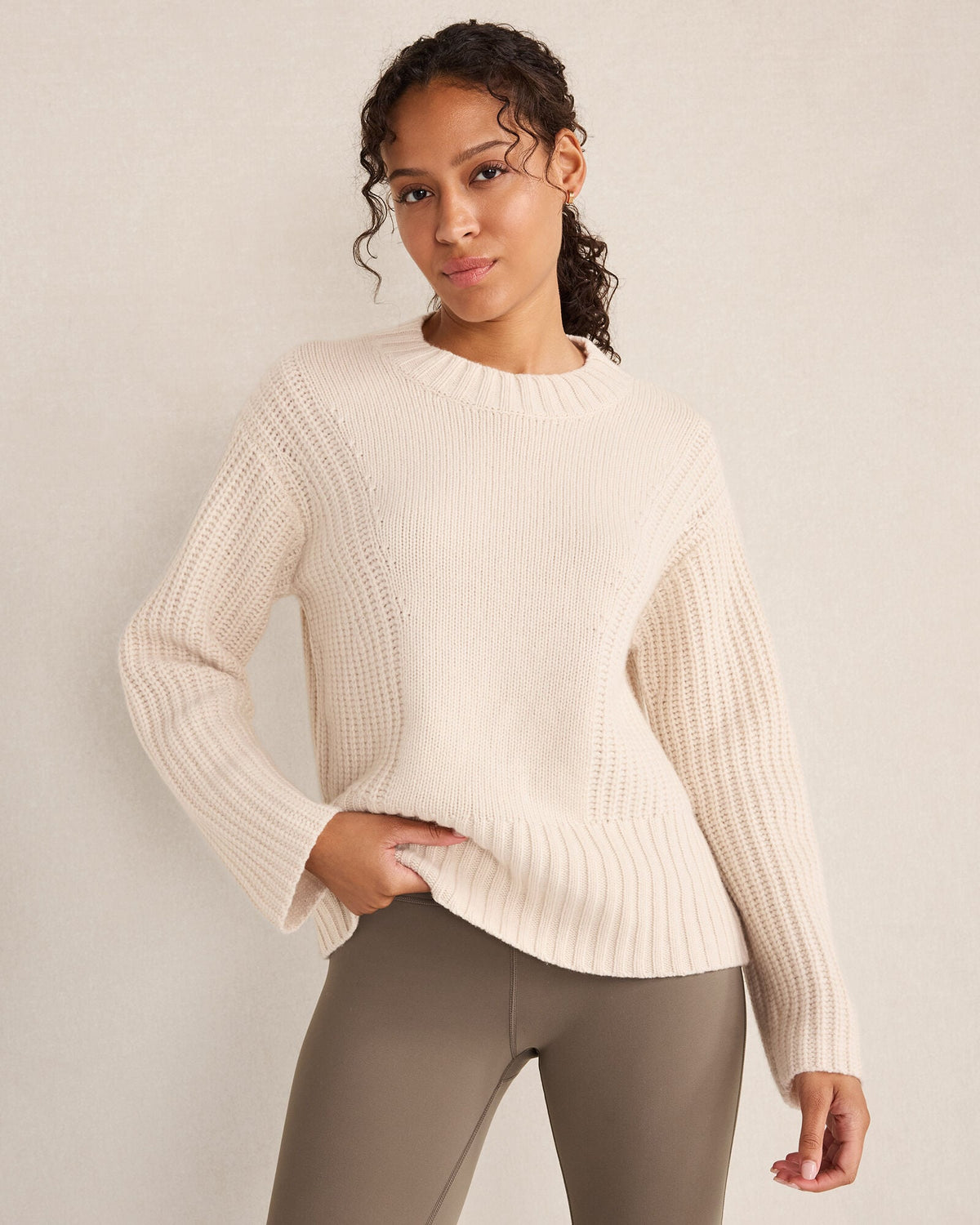 CASHMERE CREWNECK SWEATER